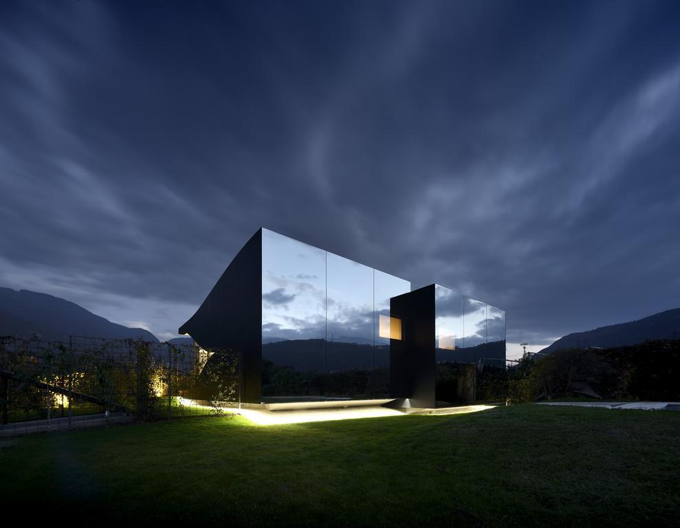 Mirror Houses Bolzano Bagian luar foto